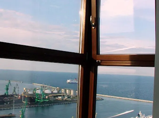 Apartment Sea Towers *