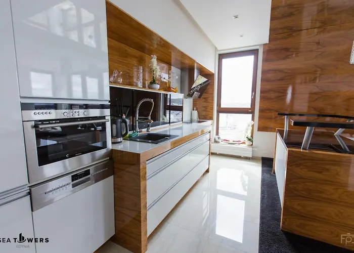 Sea Towers Apartment *